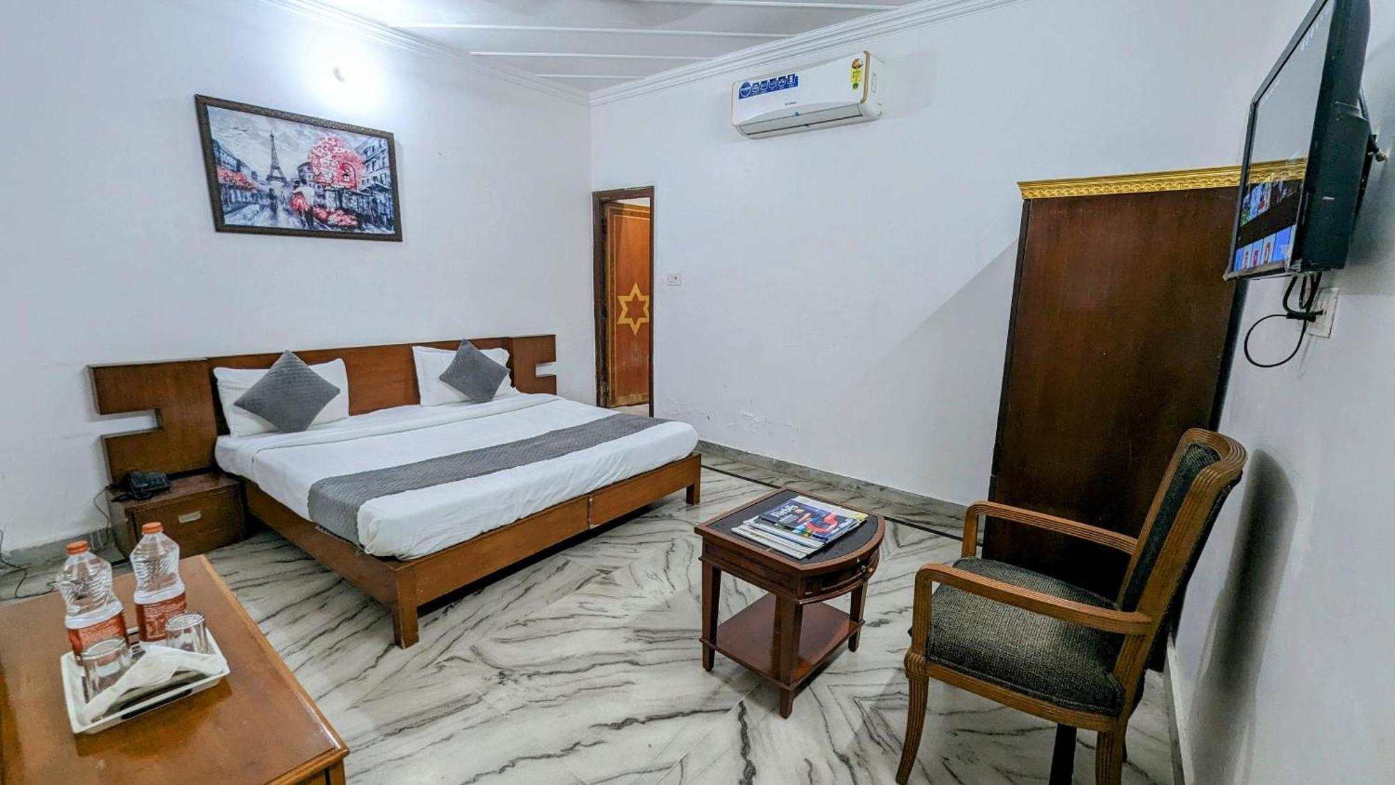 Hotel Lecston @Yashobhoomi Dwarka Sector - 25 Metro Station Δελχί Εξωτερικό φωτογραφία