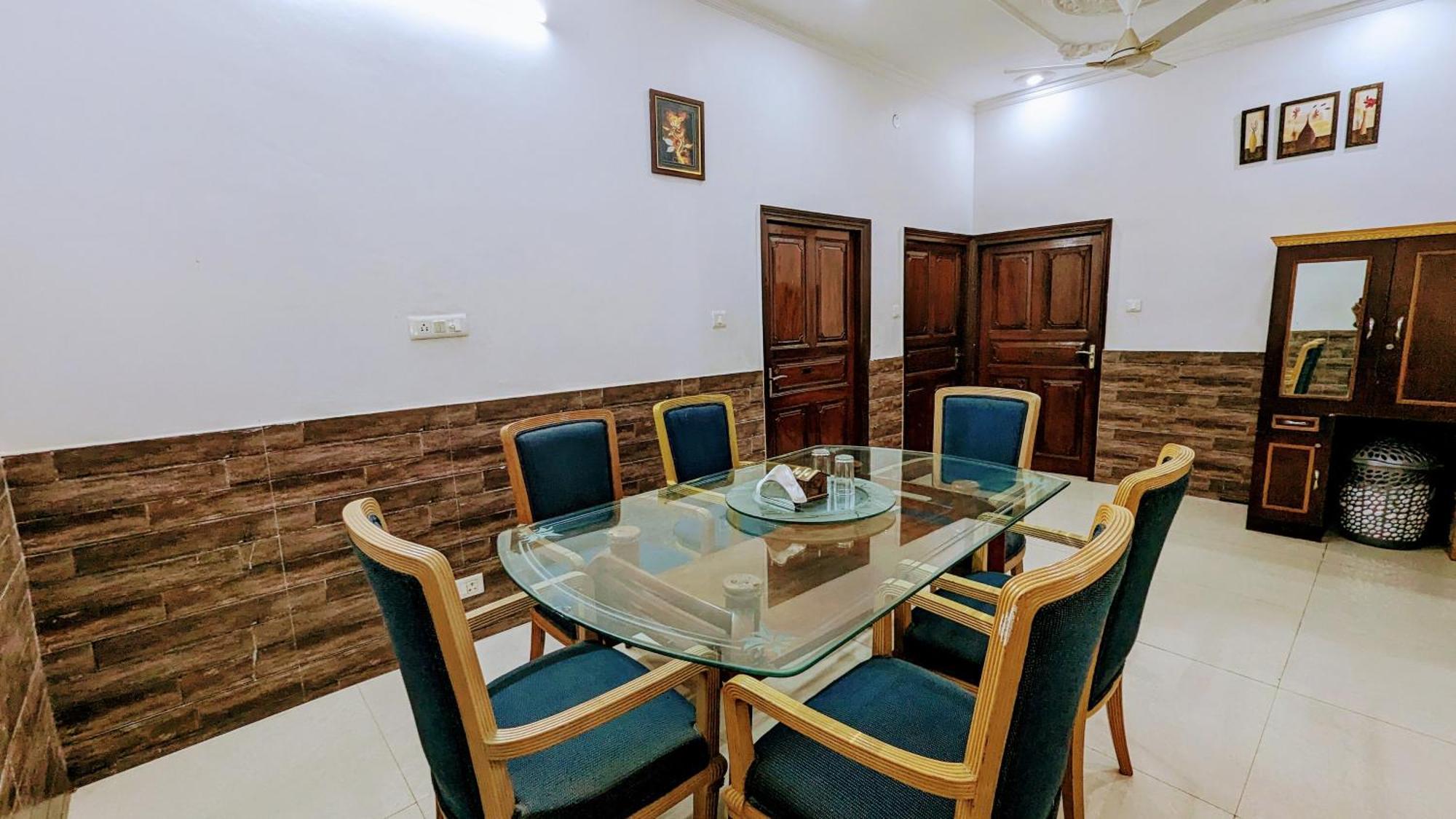 Hotel Lecston @Yashobhoomi Dwarka Sector - 25 Metro Station Δελχί Εξωτερικό φωτογραφία