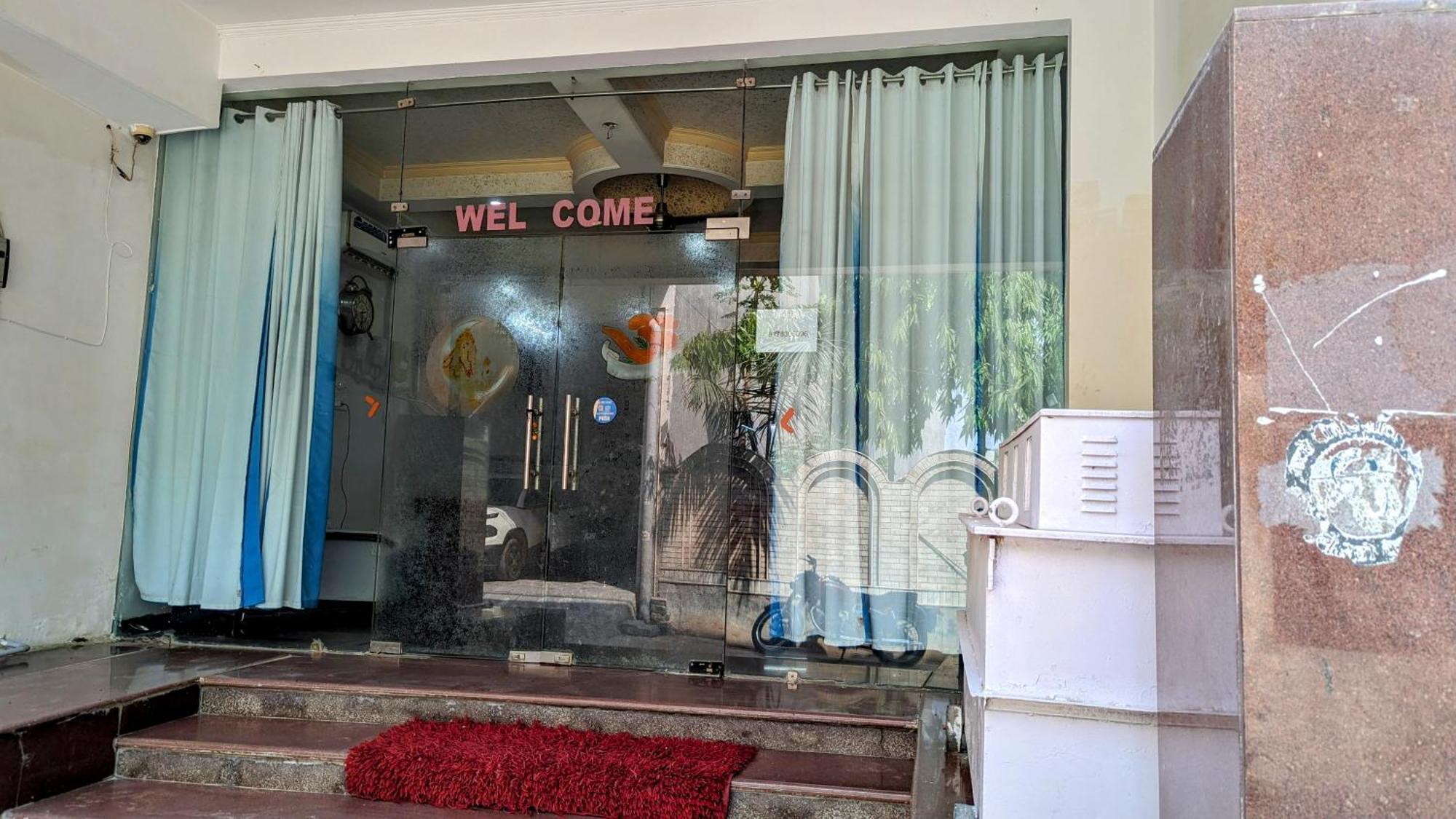 Hotel Lecston @Yashobhoomi Dwarka Sector - 25 Metro Station Δελχί Εξωτερικό φωτογραφία