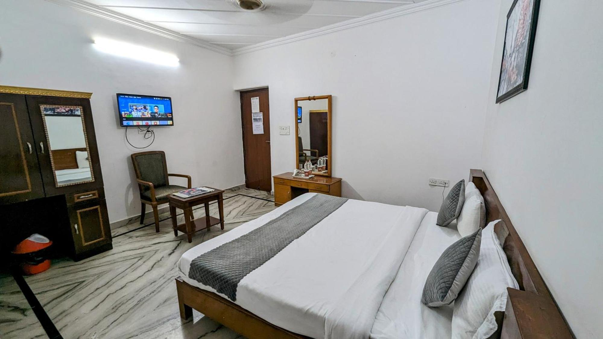 Hotel Lecston @Yashobhoomi Dwarka Sector - 25 Metro Station Δελχί Εξωτερικό φωτογραφία