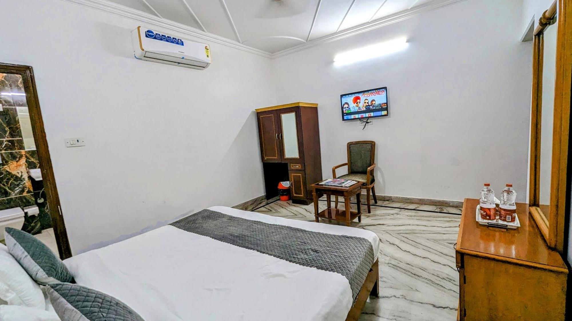 Hotel Lecston @Yashobhoomi Dwarka Sector - 25 Metro Station Δελχί Εξωτερικό φωτογραφία