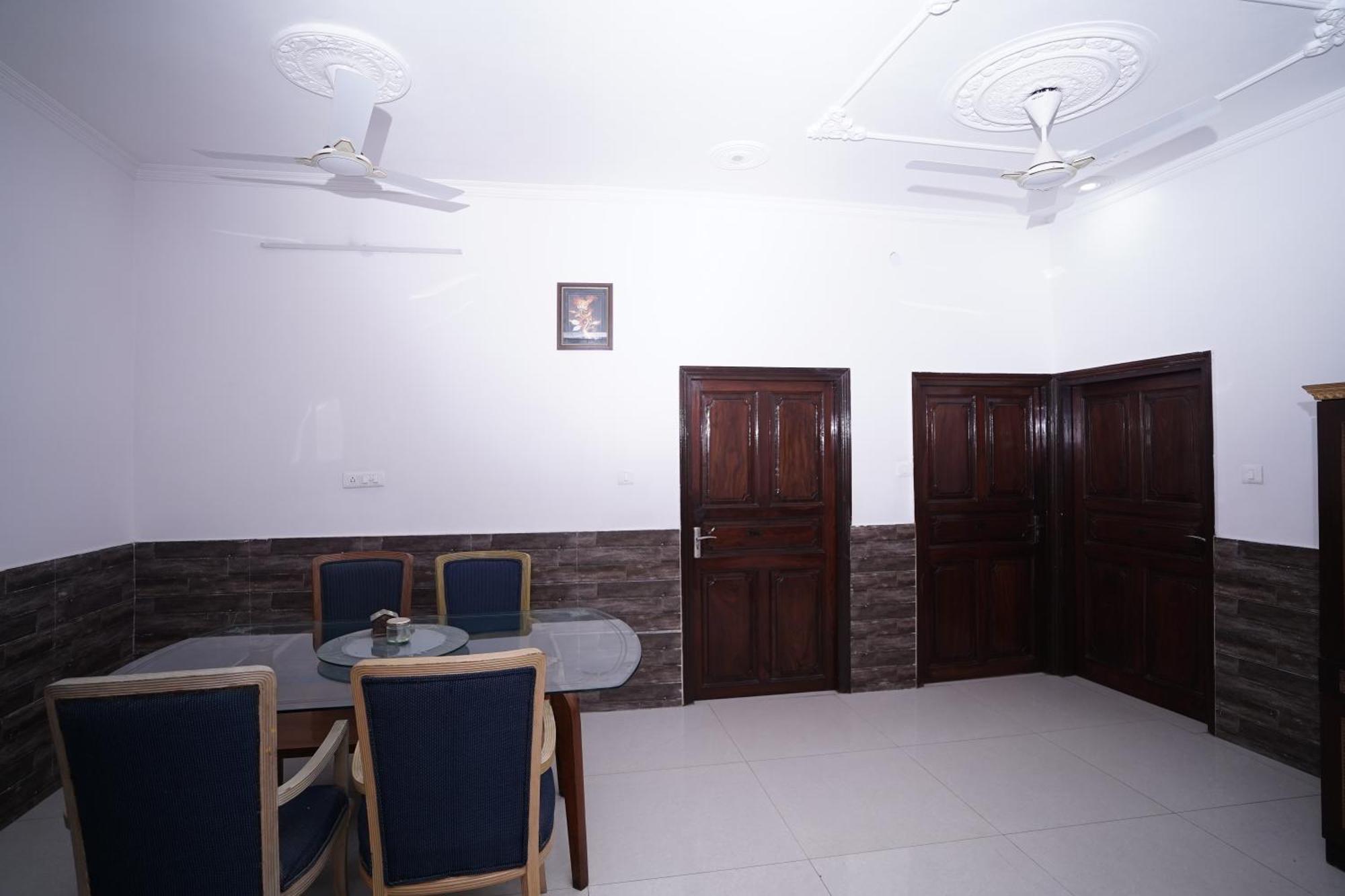 Hotel Lecston @Yashobhoomi Dwarka Sector - 25 Metro Station Δελχί Εξωτερικό φωτογραφία
