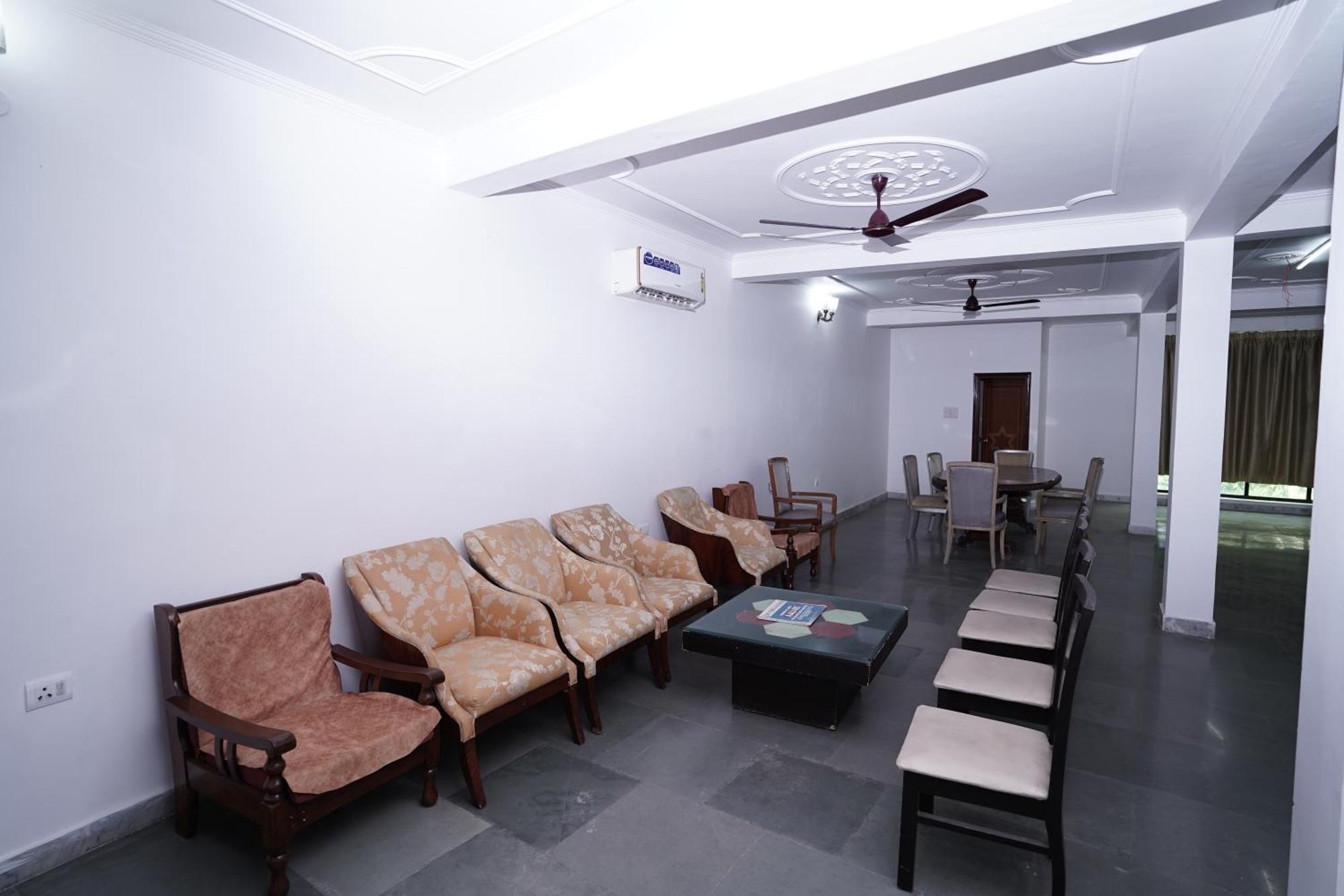 Hotel Lecston @Yashobhoomi Dwarka Sector - 25 Metro Station Δελχί Εξωτερικό φωτογραφία