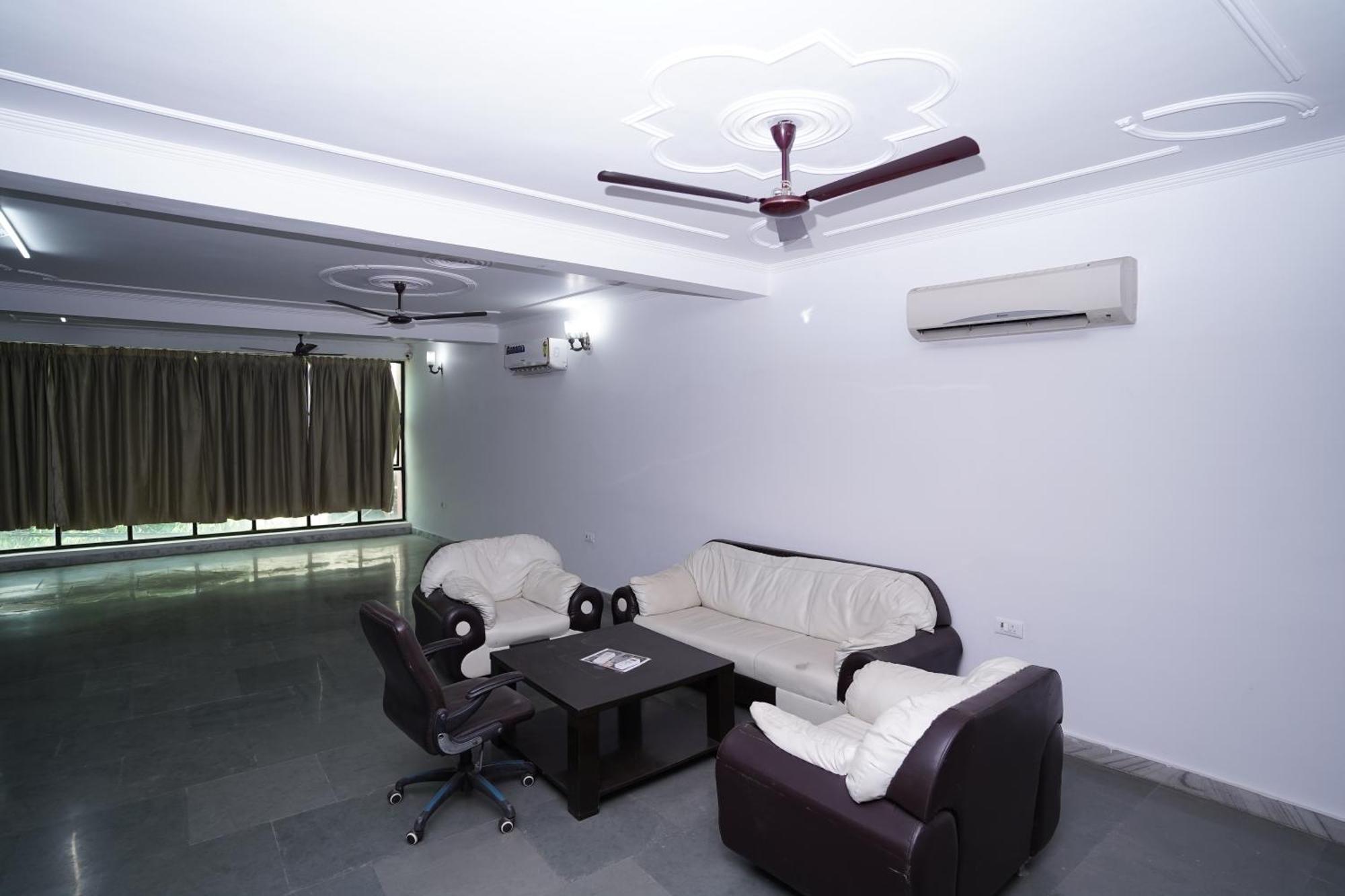 Hotel Lecston @Yashobhoomi Dwarka Sector - 25 Metro Station Δελχί Εξωτερικό φωτογραφία